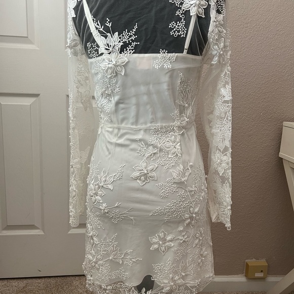 Le rose stories GRACE PEARL BEADED ROBE w/SLIP - Picture 9 of 14